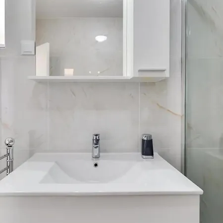 Lovely In Tribanj With Kitchen Apartman *